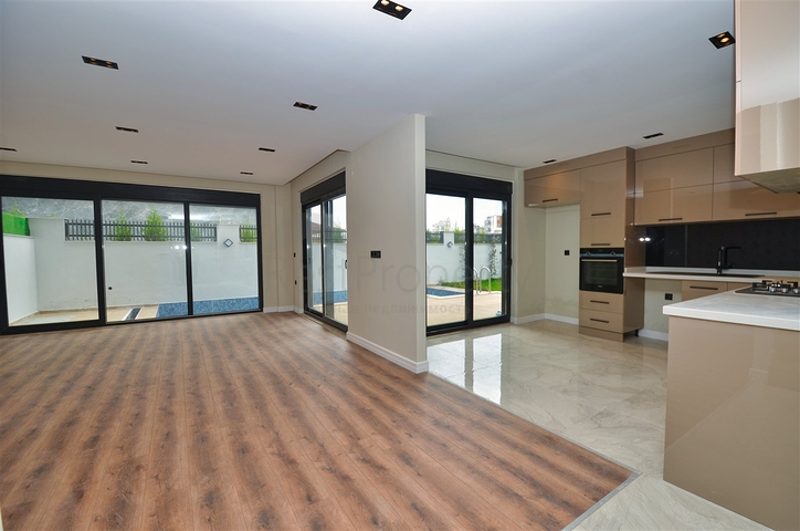 3+1-Villen im Wohnbezirk Güzeloba - Antalya 