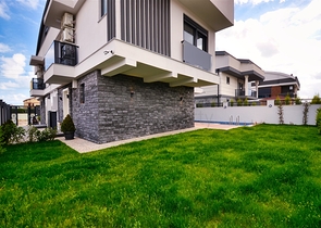 3+1-Villen im Wohnbezirk Güzeloba - Antalya 