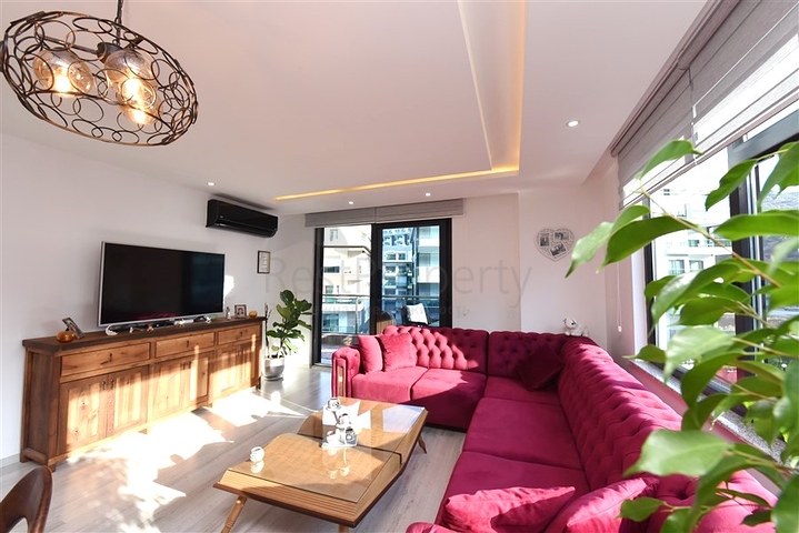 Wohnung 2+1 in einer Wohnanlage mit Hotelinfrastruktur.