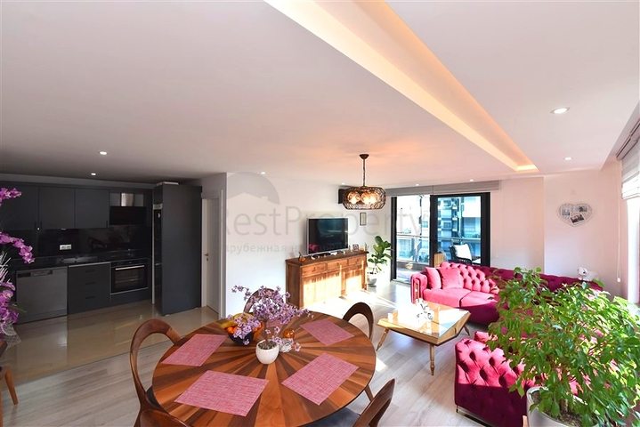 Wohnung 2+1 in einer Wohnanlage mit Hotelinfrastruktur.