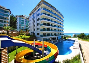 Wohnung 2+1 in einer Wohnanlage mit Hotelinfrastruktur.