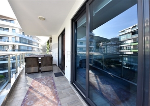 Wohnung 2+1 in einer Wohnanlage mit Hotelinfrastruktur.