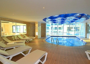 Wohnung 2+1 in einer Wohnanlage mit Hotelinfrastruktur.