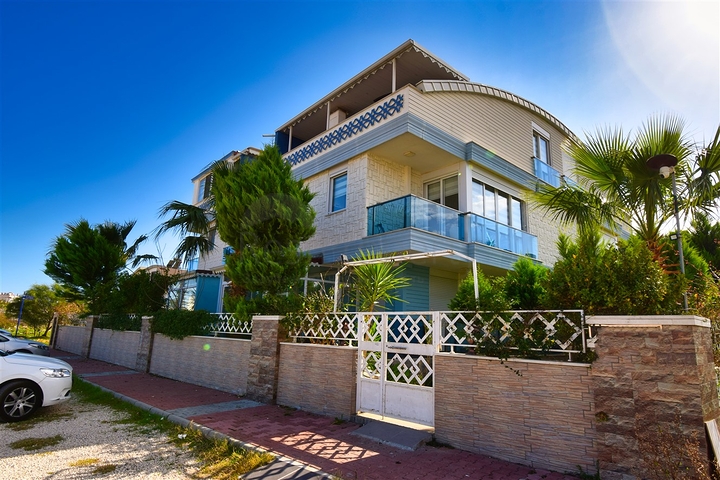 3+1 Wohnung in der Wohngegend Güzeloba - Antalya 