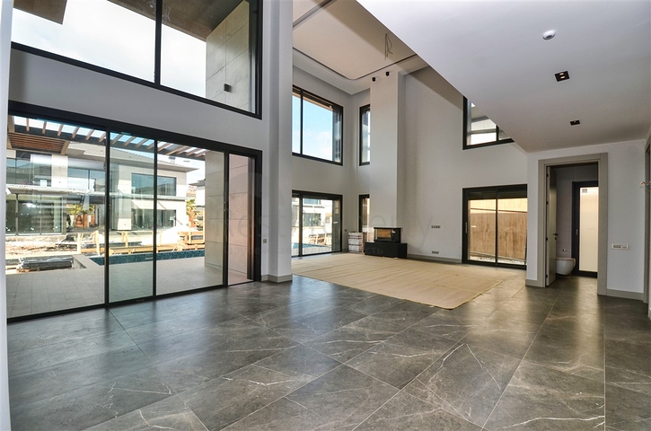 4+1-Villa in der Region Doshemealty - Antalya