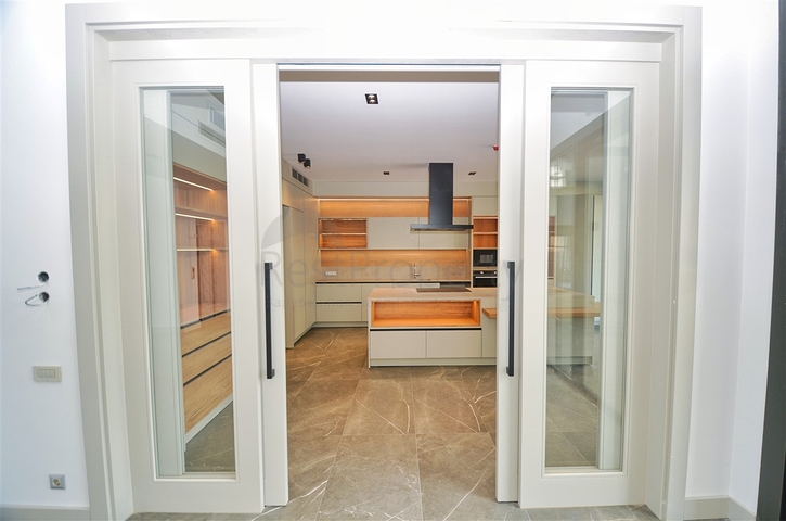 4+1-Villa in der Region Doshemealty - Antalya