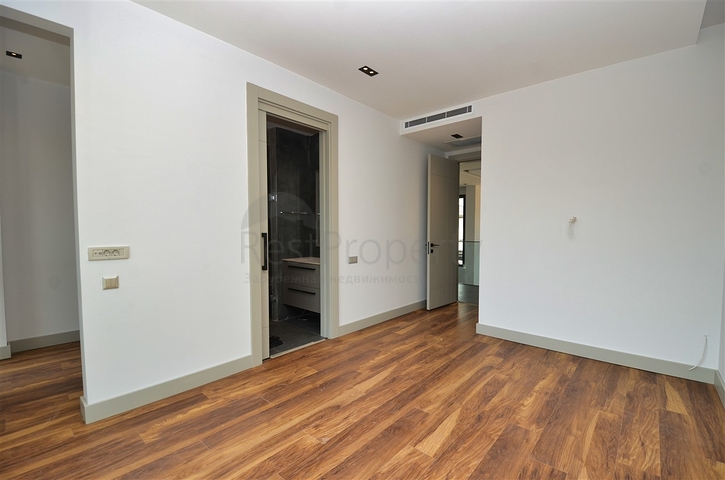 4+1-Villa in der Region Doshemealty - Antalya