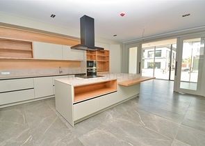 4+1-Villa in der Region Doshemealty - Antalya