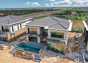 4+1-Villa in der Region Doshemealty - Antalya