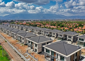 4+1-Villa in der Region Doshemealty - Antalya