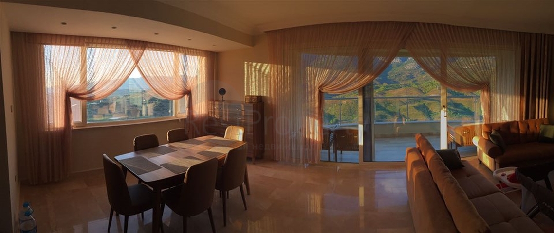 Luxus-Apartment mit direktem Meerblick