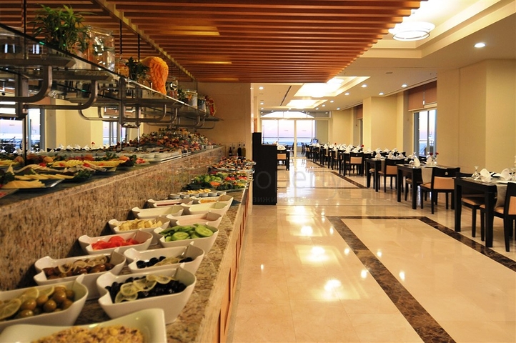 Luxus-Apartment mit direktem Meerblick