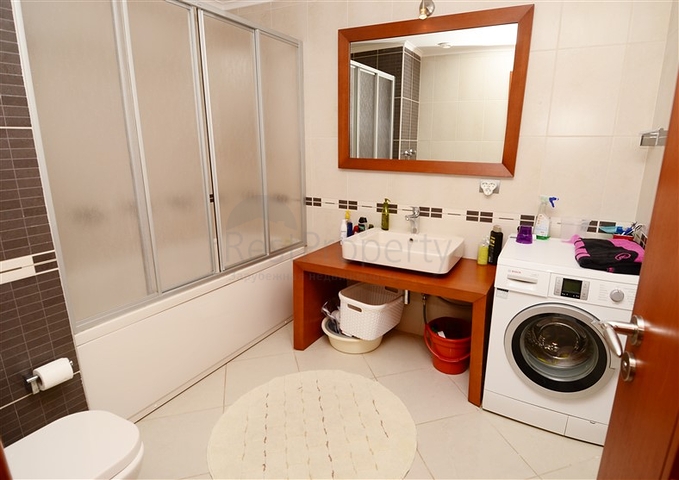 Apartment 3+1 möbliert, in einem Komplex in der ersten Zeile