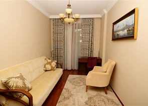 Apartment 3+1 möbliert, in einem Komplex in der ersten Zeile