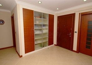 Apartment 3+1 möbliert, in einem Komplex in der ersten Zeile