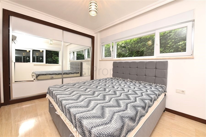 Maisonette mit Zugang zum Garten in einem Luxus-Komplex