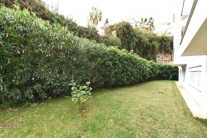 Maisonette mit Zugang zum Garten in einem Luxus-Komplex