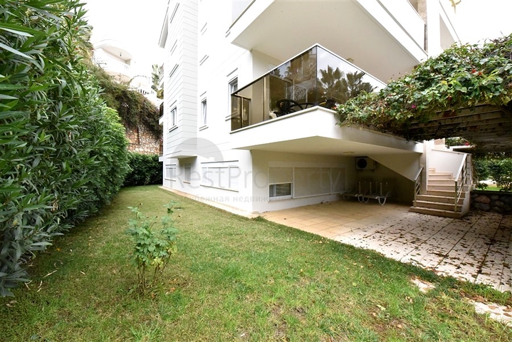 Maisonette mit Zugang zum Garten in einem Luxus-Komplex