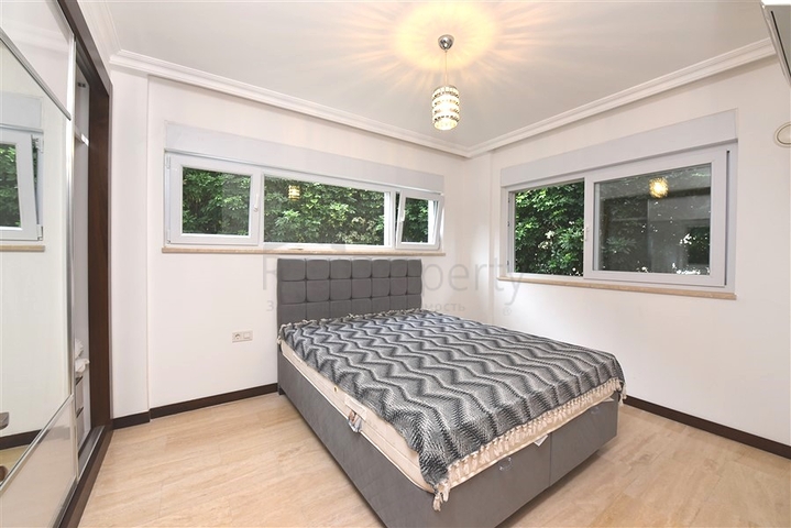 Maisonette mit Zugang zum Garten in einem Luxus-Komplex