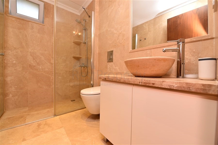 Maisonette mit Zugang zum Garten in einem Luxus-Komplex