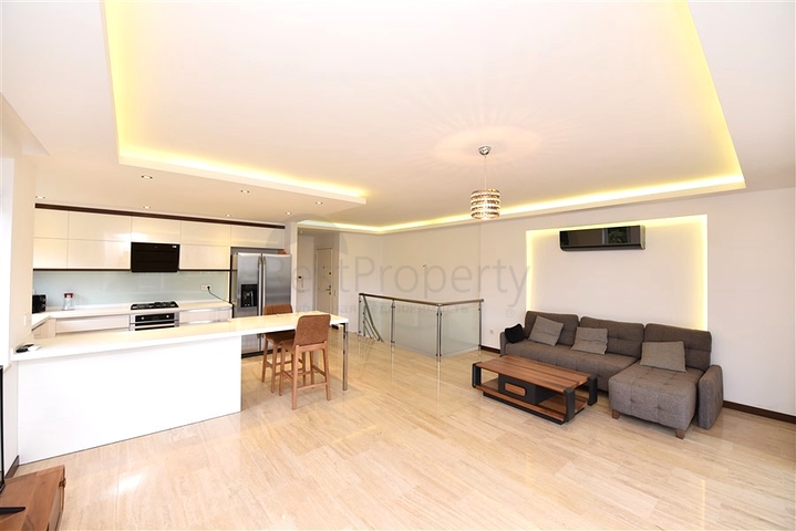 Maisonette mit Zugang zum Garten in einem Luxus-Komplex