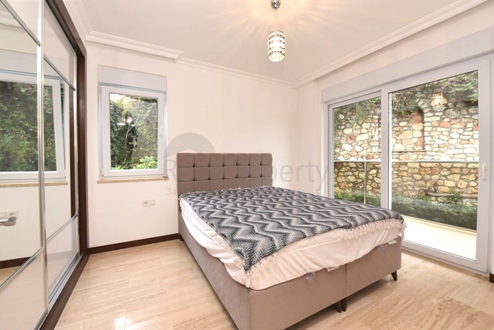 Maisonette mit Zugang zum Garten in einem Luxus-Komplex