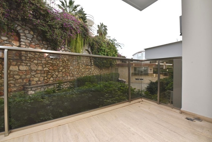 Maisonette mit Zugang zum Garten in einem Luxus-Komplex