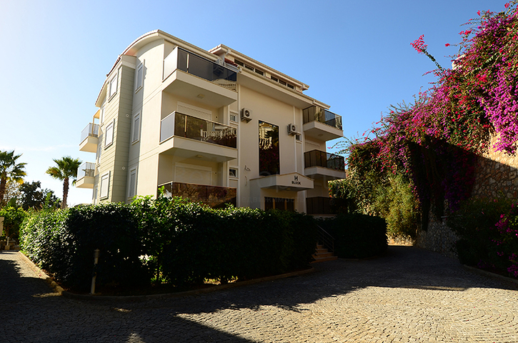 Maisonette mit Zugang zum Garten in einem Luxus-Komplex