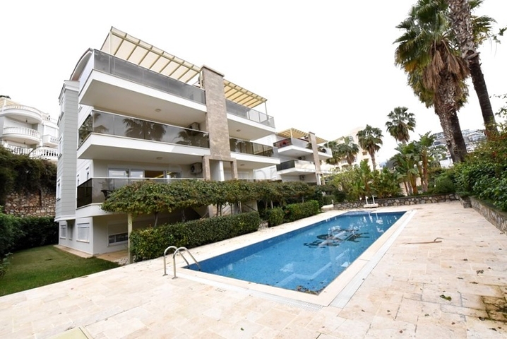 Maisonette mit Zugang zum Garten in einem Luxus-Komplex