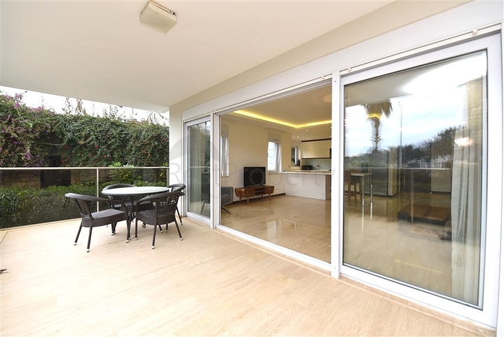 Maisonette mit Zugang zum Garten in einem Luxus-Komplex