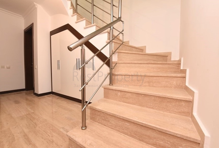 Maisonette mit Zugang zum Garten in einem Luxus-Komplex