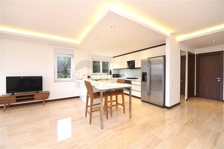 Maisonette mit Zugang zum Garten in einem Luxus-Komplex