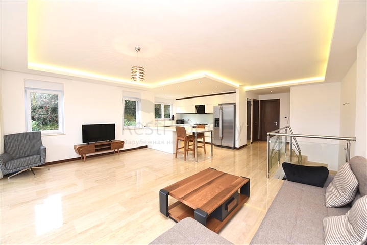 Maisonette mit Zugang zum Garten in einem Luxus-Komplex