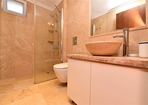 Maisonette mit Zugang zum Garten in einem Luxus-Komplex