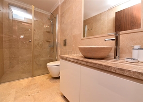 Maisonette mit Zugang zum Garten in einem Luxus-Komplex