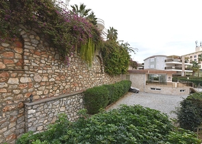 Maisonette mit Zugang zum Garten in einem Luxus-Komplex