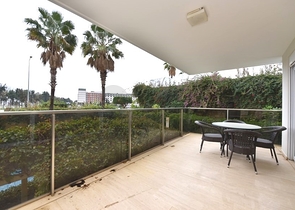 Maisonette mit Zugang zum Garten in einem Luxus-Komplex