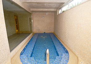 Maisonette mit Zugang zum Garten in einem Luxus-Komplex