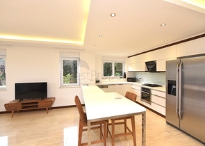 Maisonette mit Zugang zum Garten in einem Luxus-Komplex