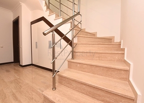 Maisonette mit Zugang zum Garten in einem Luxus-Komplex