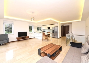 Maisonette mit Zugang zum Garten in einem Luxus-Komplex