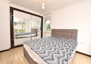 Maisonette mit Zugang zum Garten in einem Luxus-Komplex