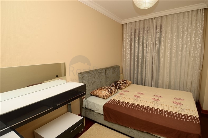 2+1 Apartment mit Zugang zum Garten zu vermieten