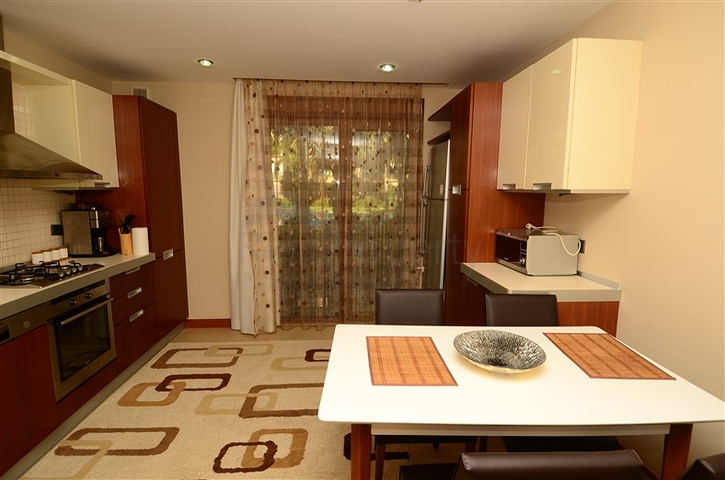 2+1 Apartment mit Zugang zum Garten zu vermieten