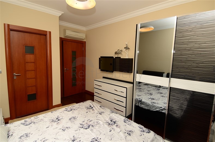 2+1 Apartment mit Zugang zum Garten zu vermieten