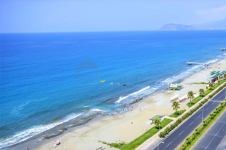 Neuer Komplex in der ersten Linie von Mahmutlar