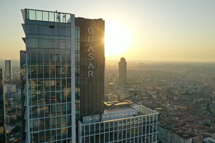 Ein einzigartiger Wolkenkratzer im Herzen von Istanbul, im Stadtteil Shishli