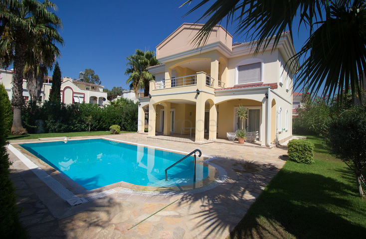 Freistehende möblierte Villa 3+1 in Belek