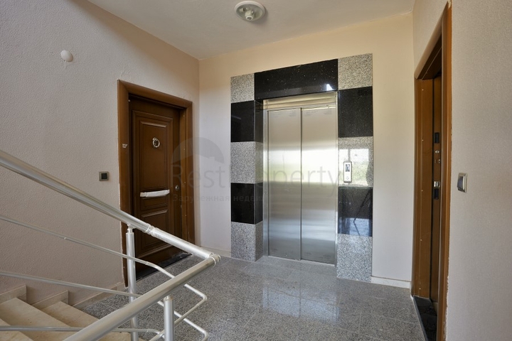 Fertige 2+1 Wohnungen in einem Komplex in der Nähe von Antalya Doshemealty