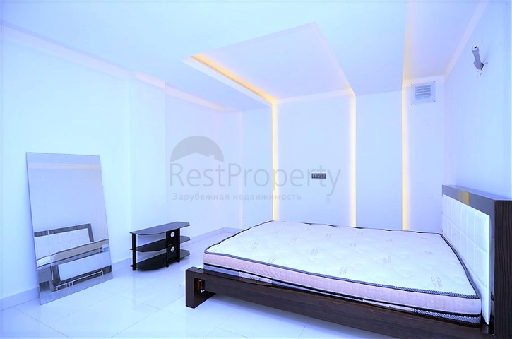 4+2 geschnittene Villa mit Blick auf die historische Festung